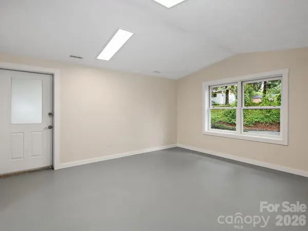 732 Jonesborough ST, Hendersonville, NC 28739