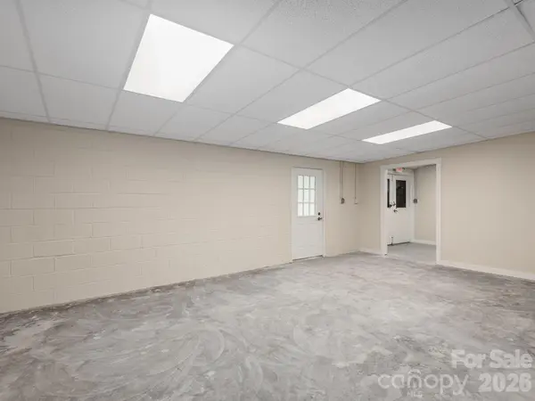 732 Jonesborough ST, Hendersonville, NC 28739