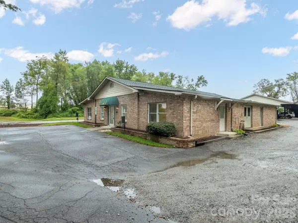 732 Jonesborough ST, Hendersonville, NC 28739