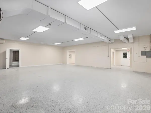 732 Jonesborough ST, Hendersonville, NC 28739