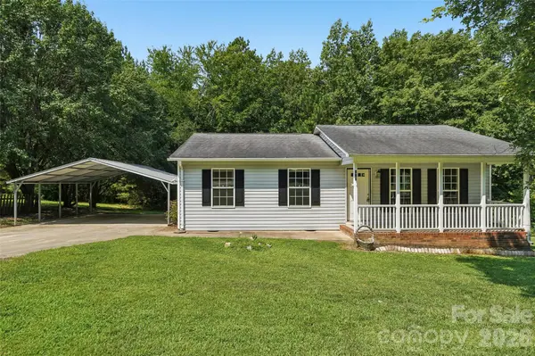 916 Long Branch RD, Grover, NC 28073