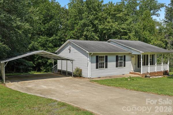 916 Long Branch RD, Grover, NC 28073