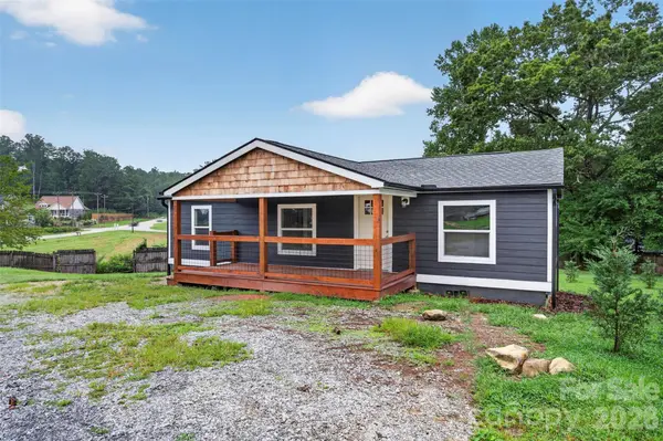 74 TJ TRL, Hendersonville, NC 28792