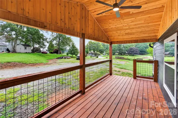 74 TJ TRL, Hendersonville, NC 28792