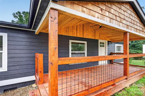 74 TJ TRL, Hendersonville, NC 28792