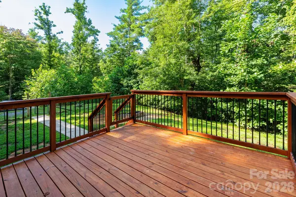 24 Old Berlin WAY, Black Mountain, NC 28711