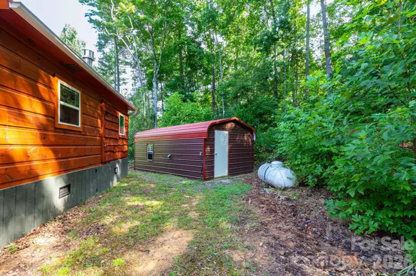 24 Old Berlin WAY, Black Mountain, NC 28711