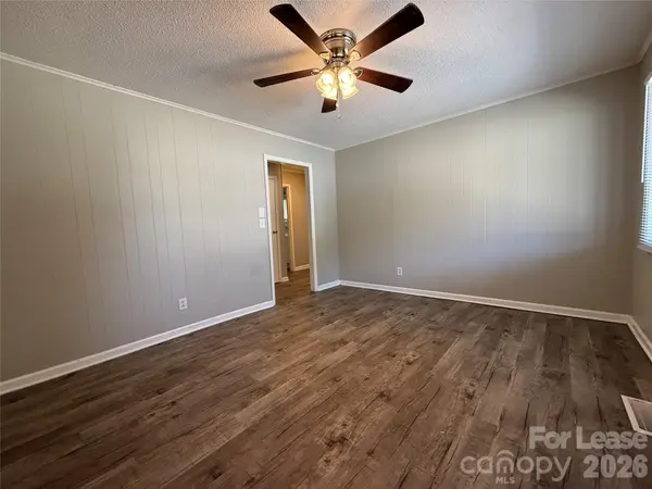 155 W College ST, Stanley, NC 28164