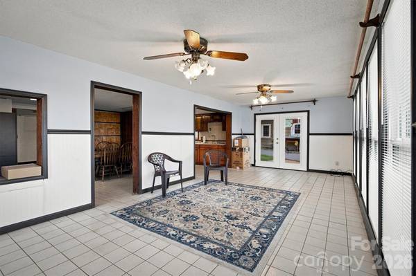 4928 Northcrest ST, Claremont, NC 28610