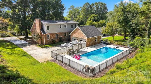 703 Wilmore ST NE, Lenoir, NC 28645