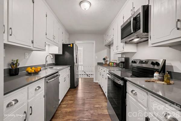 8163 Walnut Creek LN, Charlotte, NC 28227
