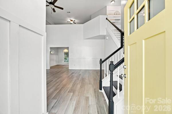 8927 Raven Park DR, Charlotte, NC 28216