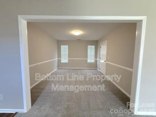 4133 Robinwood DR, Charlotte, NC 28212