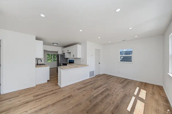212 E 17th ST, Junction City, KS 66441