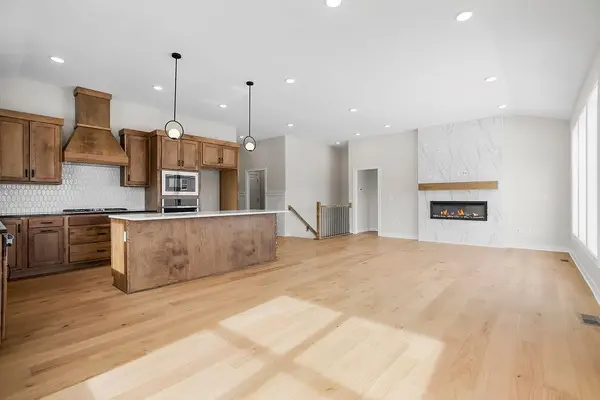 16767 S Hall ST, Olathe, KS 66062
