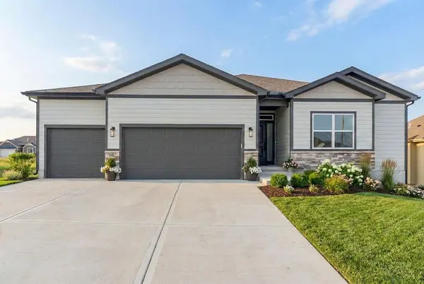 16767 S Hall ST, Olathe, KS 66062