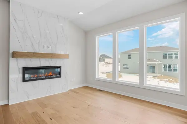 16767 S Hall ST, Olathe, KS 66062
