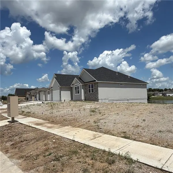 2351 Foxtail DR, Kearney, MO 64060