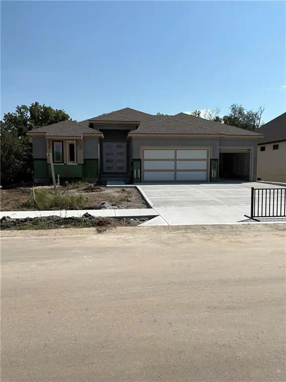 15337 W 168th PL, Olathe, KS 66062
