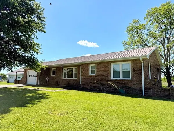 15703 S 2850 RD, El Dorado Springs, MO 64744