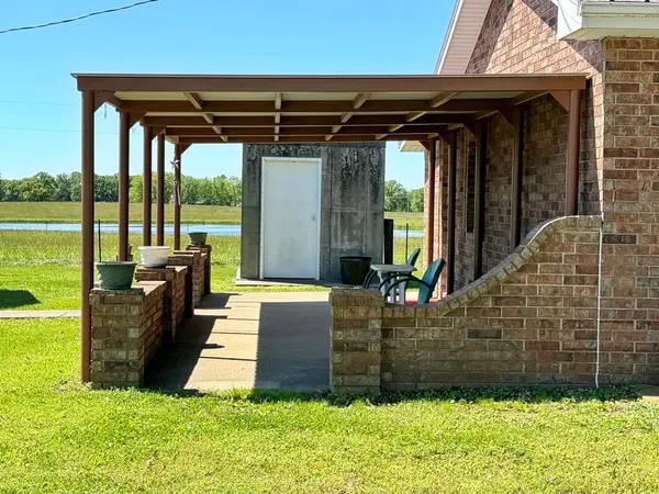 15703 S 2850 RD, El Dorado Springs, MO 64744