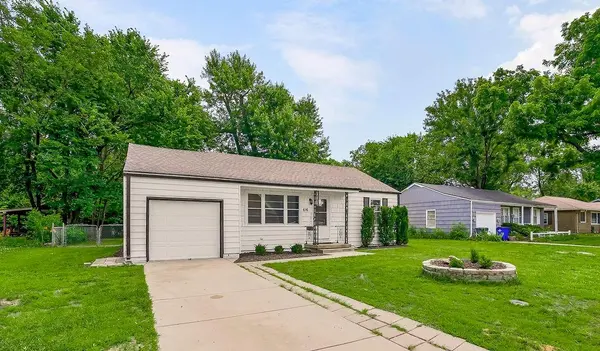 616 S Lee AVE, Olathe, KS 66061