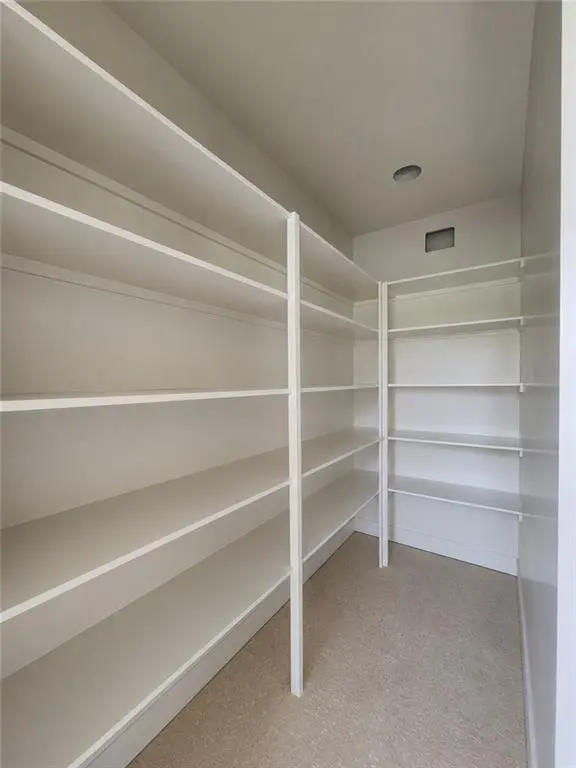22194 W 116th TER, Olathe, KS 66061