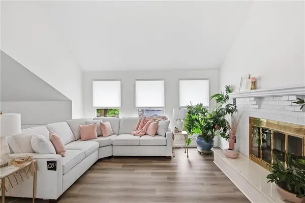 7426 Santa Fe DR, Overland Park, KS 66204
