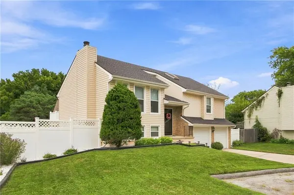 7426 Santa Fe DR, Overland Park, KS 66204