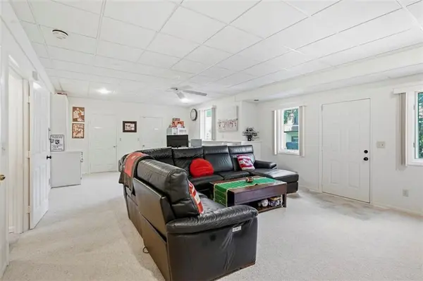7924 W 118th TER, Overland Park, KS 66210