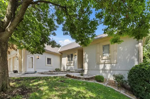 7924 W 118th TER, Overland Park, KS 66210