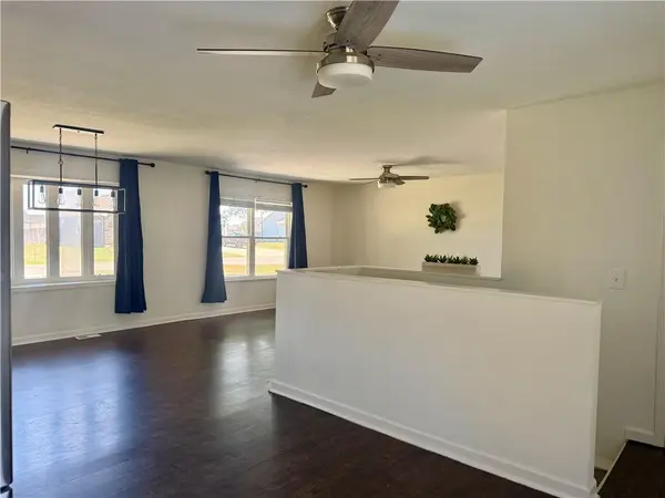 208 Willow LN, Perry, KS 66073