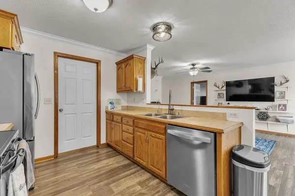 411 E 6th ST, Cameron, MO 64429