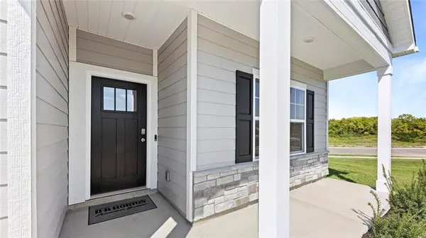 36420 W 102nd PL, De Soto, KS 66018