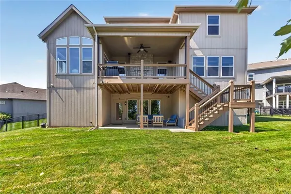 221 SW Roosevelt RDG, Lee's Summit, MO 64081