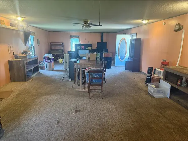 1886 Shawnee RD, Ottawa, KS 66067