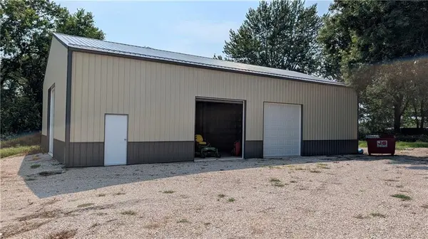 12101 NE J HWY, Windsor, MO 65360