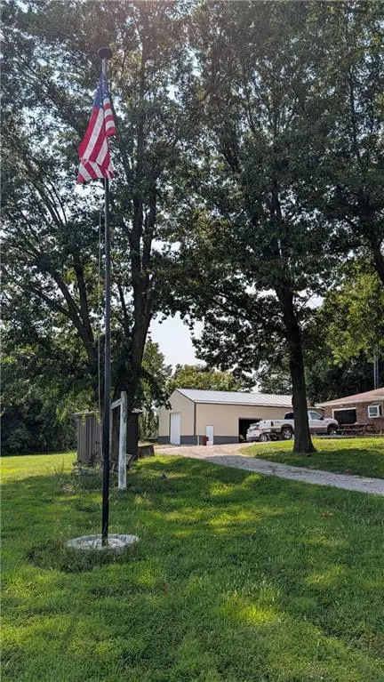12101 NE J HWY, Windsor, MO 65360