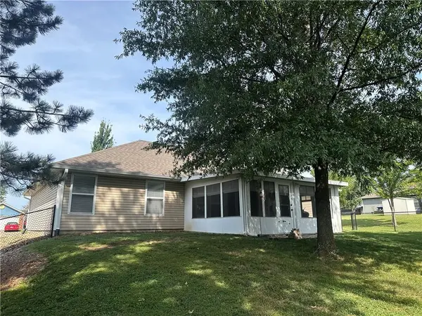 1210 Fox Ridge DR, Warrensburg, MO 64093