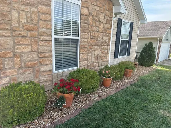 1210 Fox Ridge DR, Warrensburg, MO 64093