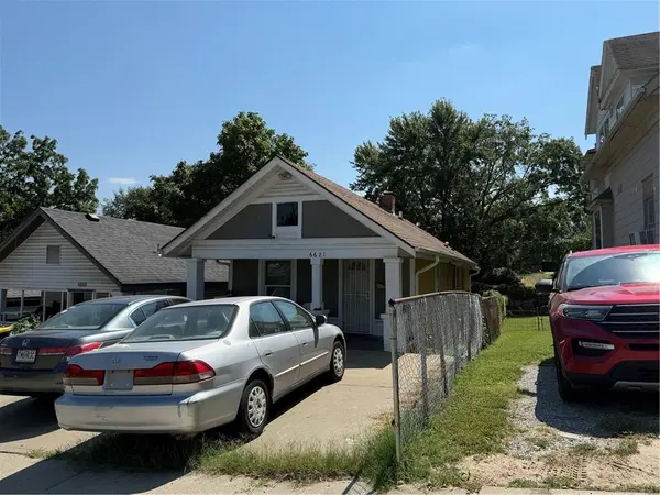 6621 E 12th TER, Kansas City, MO 64126