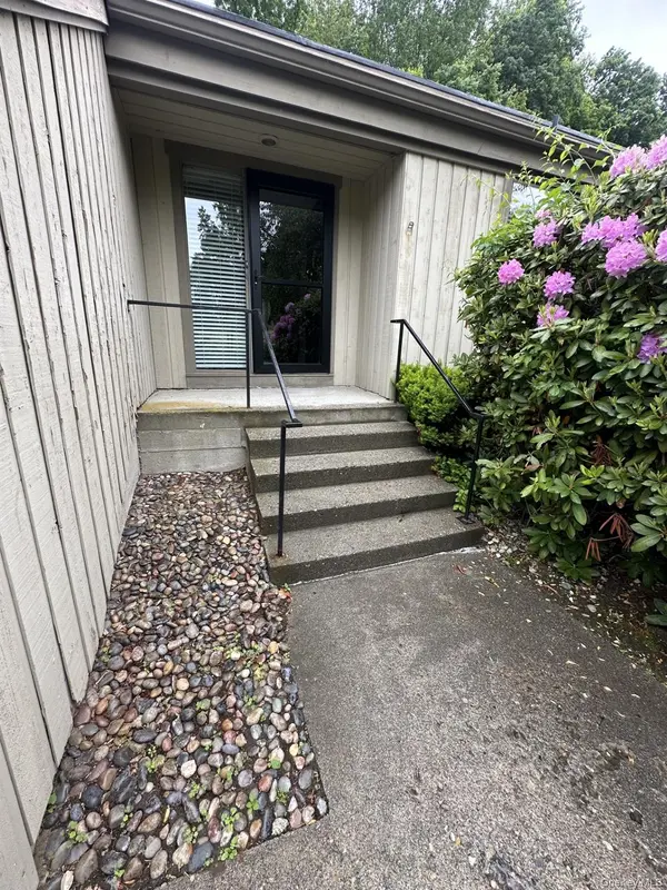 481A Heritage HLS #A, Somers, NY 10589