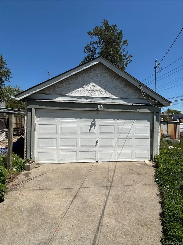 11343 202ND ST, Saint Albans, NY 11412