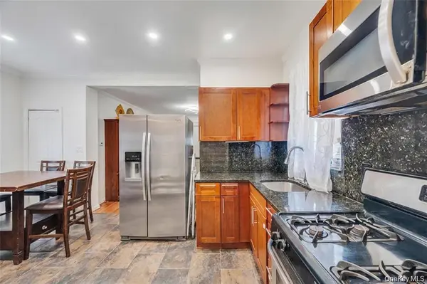 10530 Van Wyck EXPY, Richmond Hill S., NY 11419