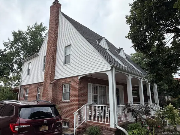 4806 215th ST, Oakland Gardens, NY 11364