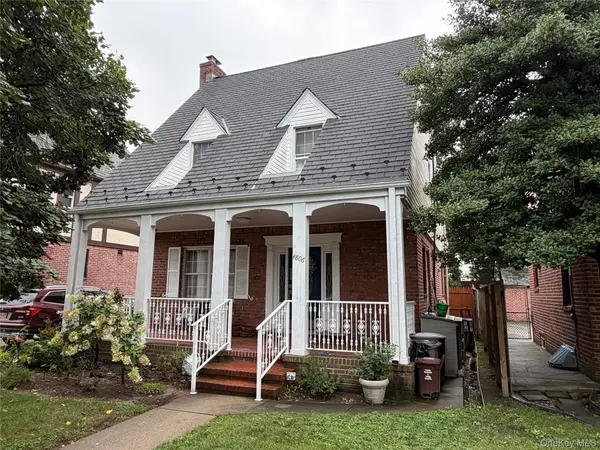 4806 215th ST, Oakland Gardens, NY 11364