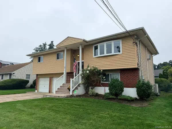 47 Strong ST, Hicksville, NY 11801