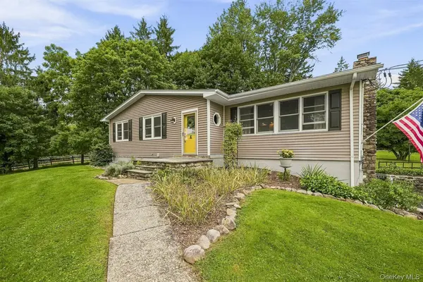 4 Rena Marie CIR, Washingtonville, NY 10992