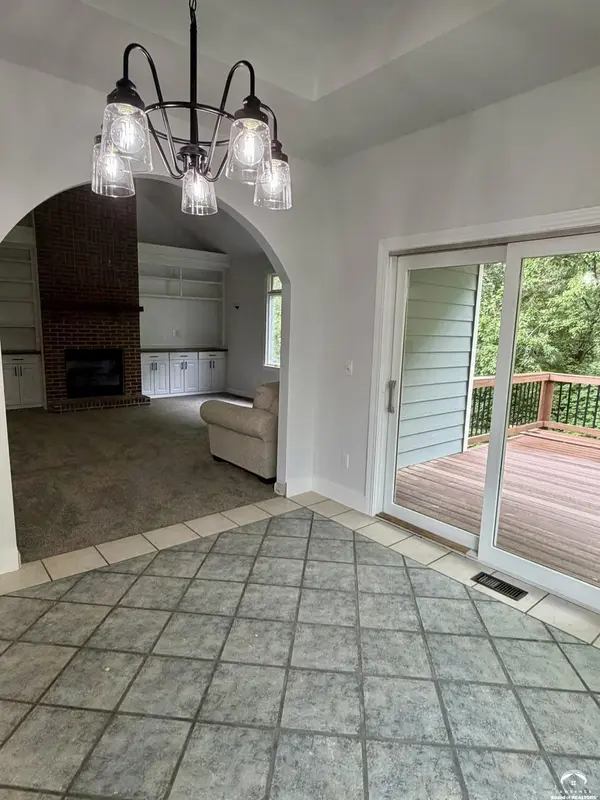 604 Prescott DR, Lawrence, KS 66049