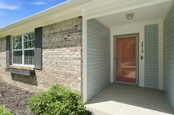 2410 S Brandywine LN, Greenfield, IN 46140